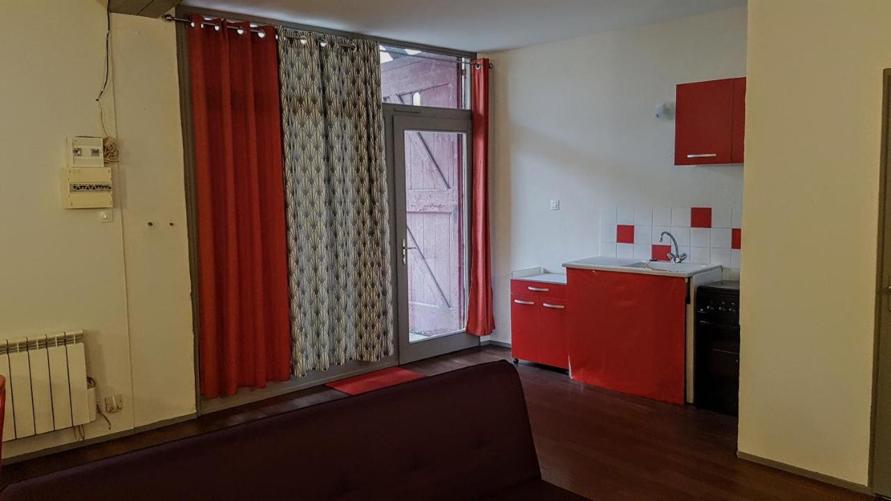 Grand Studio Et Jolies Chambres A Louer Passins Bagian luar foto