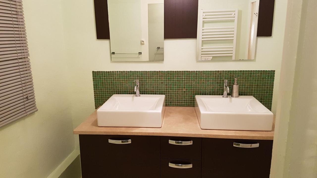 Grand Studio Et Jolies Chambres A Louer Passins Bagian luar foto
