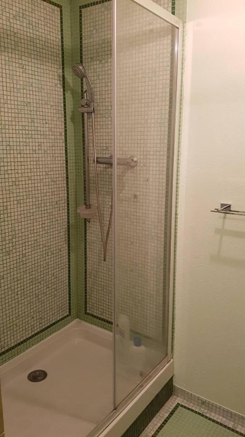 Grand Studio Et Jolies Chambres A Louer Passins Bagian luar foto