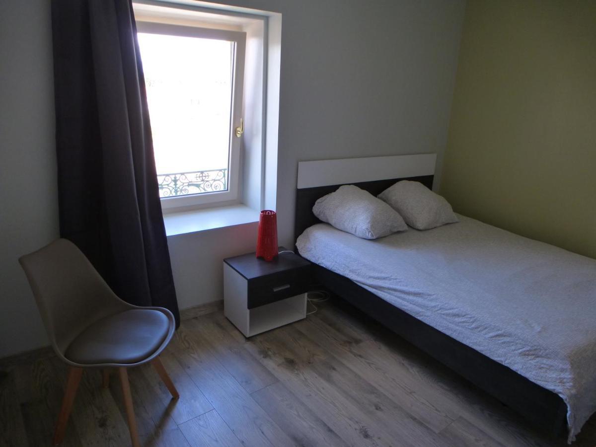 Grand Studio Et Jolies Chambres A Louer Passins Bagian luar foto