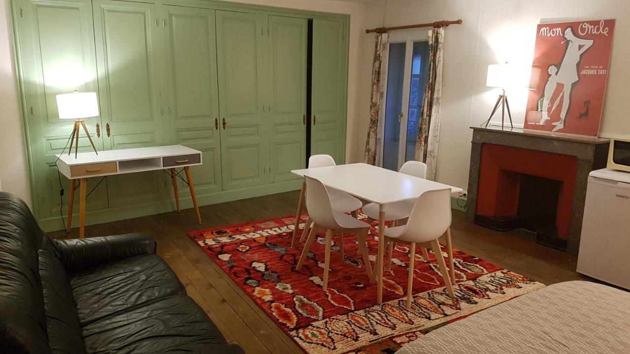 Grand Studio Et Jolies Chambres A Louer Passins Bagian luar foto